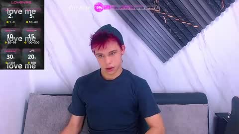 liam_york online show from April 22, 2:29 pm