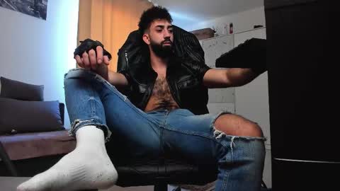 Liam online show from March 11, 8:42 am