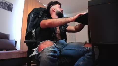 Liam online show from March 25, 7:58 am