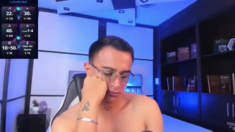 LiamDeep online show from March 4, 11:33 pm