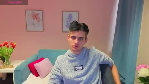 liammerci online show from November 10, 12:26 pm