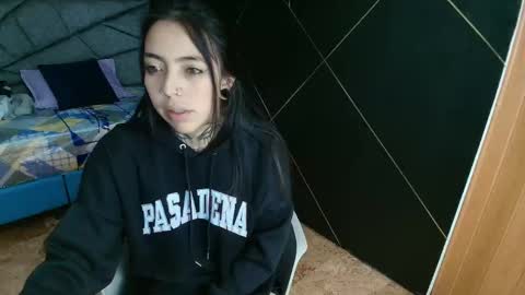 L I A M O N R O E online show from November 6, 12:28 pm