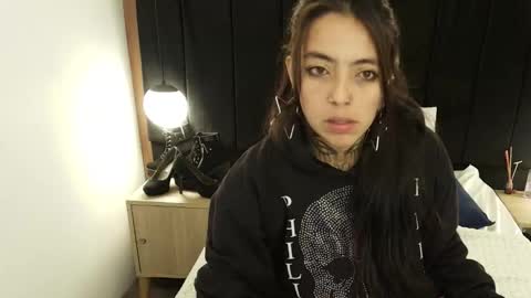 L I A M O N R O E online show from March 22, 12:19 pm