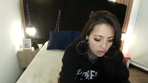 L I A M O N R O E online show from April 11, 11:58 am