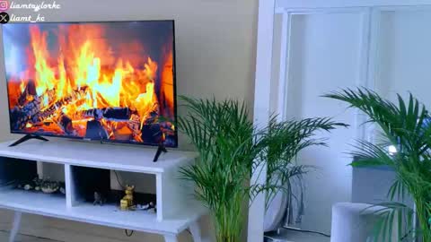 Tell me Liam online show from January 6, 9:29 pm