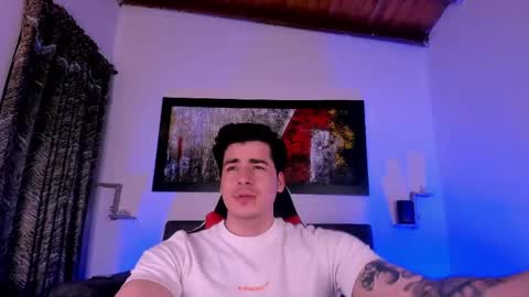 Snapshot of liamwyatt_ chatting on May 23, 9:35 am liamwyatt_ online show from May 23, 9:35 am