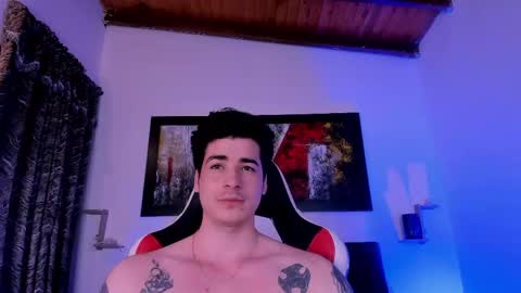 Snapshot of liamwyatt_ chatting on May 30, 5:48 am liamwyatt_ online show from May 30, 5:48 am