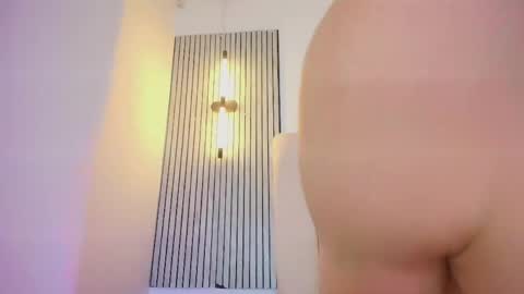 lian_cameron online show from April 7, 4:02 am