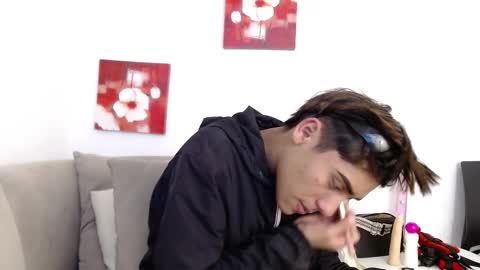 SAMUEL SAMY online show from November 22, 7:35 pm