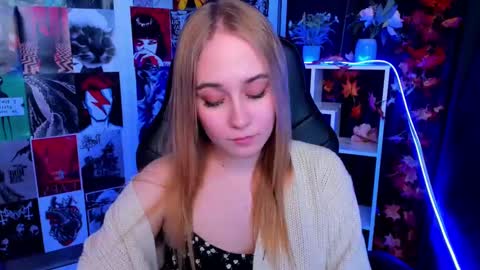 Snapshot of liana_bright chatting on December 6, 5:09 am Liana online show from December 6, 5:09 am