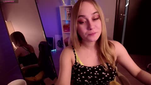 Snapshot of liana_bright chatting on December 29, 5:42 am Liana online show from December 29, 5:42 am