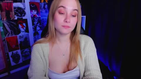 Snapshot of liana_bright chatting on January 10, 9:44 am Liana online show from January 10, 9:44 am