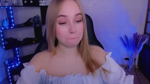 Snapshot of liana_bright chatting on January 26, 2:03 am Liana online show from January 26, 2:03 am