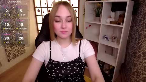 Snapshot of liana_bright chatting on January 30, 2:16 am Liana online show from January 30, 2:16 am