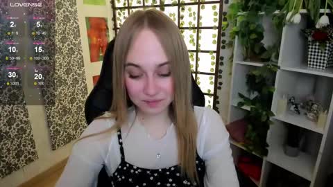 Snapshot of liana_bright chatting on March 10, 1:56 am Liana online show from March 10, 1:56 am