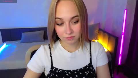 Snapshot of liana_bright chatting on September 18, 2:13 am Liana online show from September 18, 2:13 am