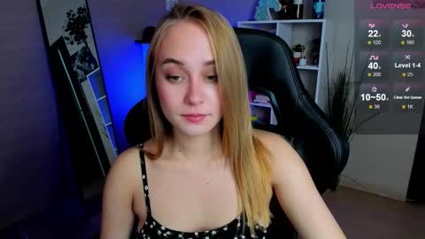 Snapshot of liana_bright chatting on October 12, 2:10 am Liana online show from October 12, 2:10 am