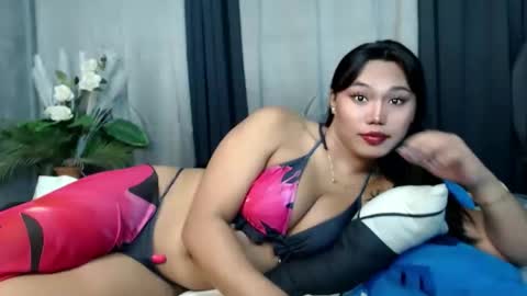 Snapshot of liane_mei chatting on September 12, 11:15 pm Liane online show from September 12, 11:15 pm