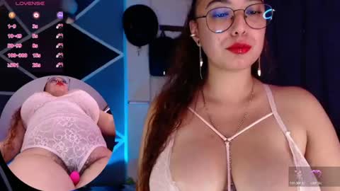 Lianna Lee online show from June 26, 8:35 pm
