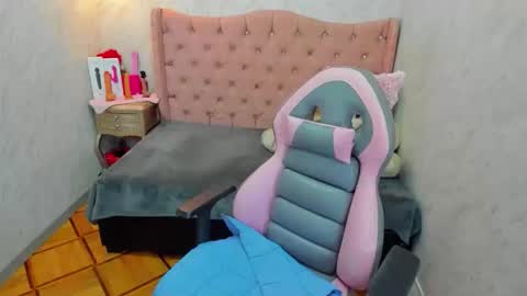 Grace online show from April 20, 2:09 pm