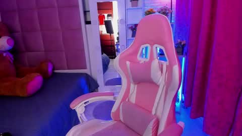 liany_taylor online show from March 6, 2:41 am