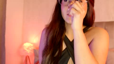 Snapshot of liarasol chatting on May 5, 10:18 pm Liora online show from May 5, 10:18 pm