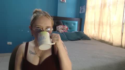 Lia Roberts online show from September 13, 12:16 pm