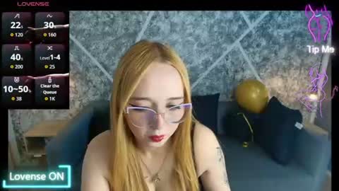 Snapshot of liaroberts1 chatting on August 3, 2:00 pm Lia Roberts online show from August 3, 2:00 pm