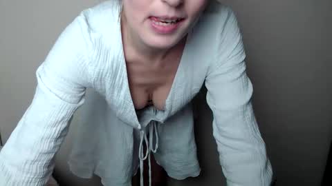 Lia online show from February 7, 1:15 pm