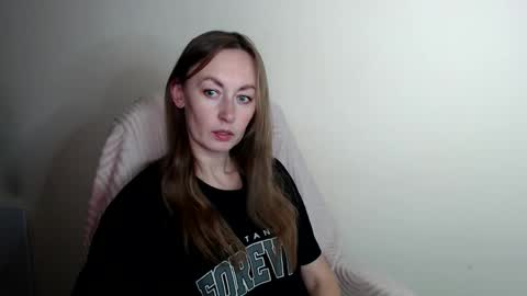 Snapshot of liasais_ chatting on May 23, 11:47 am Lia online show from May 23, 11:47 am