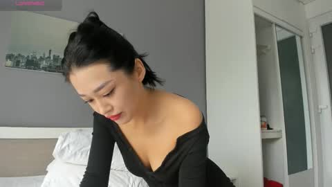 Snapshot of liavee chatting on November 25, 3:50 am Lia online show from November 25, 3:50 am