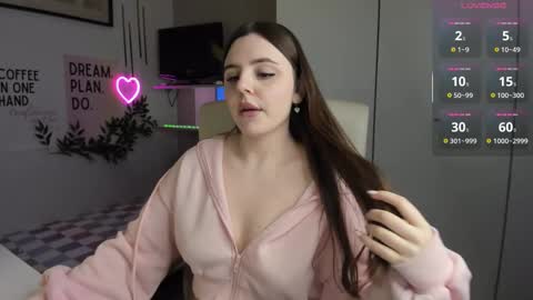 Lia online show from October 6, 7:06 am