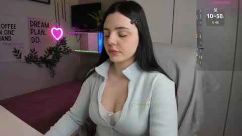 Lia online show from November 17, 8:20 am