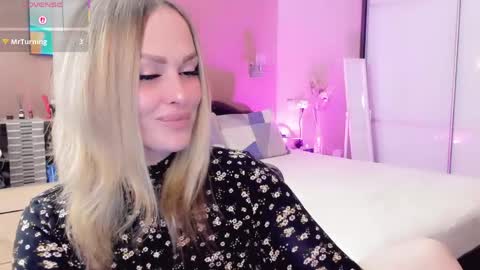 Snapshot of libby_nora chatting on April 27, 11:30 am Libby online show from April 27, 11:30 am