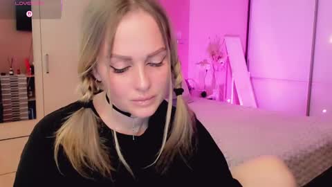 Snapshot of libby_nora chatting on May 11, 9:37 am Libby online show from May 11, 9:37 am