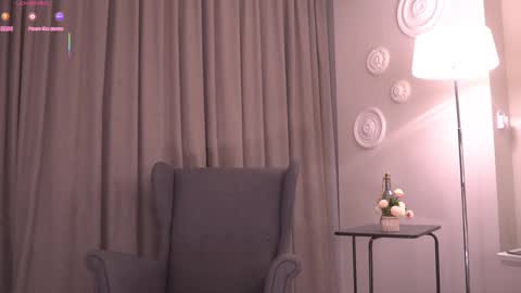 Elena online show from October 19, 11:49 pm