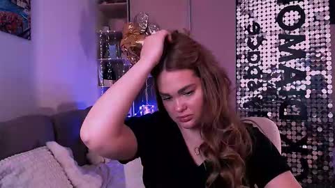 libra_mia online show from November 14, 8:46 am