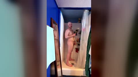 IM A BAD DAWGY WOOF WOOF online show from March 4, 1:06 pm