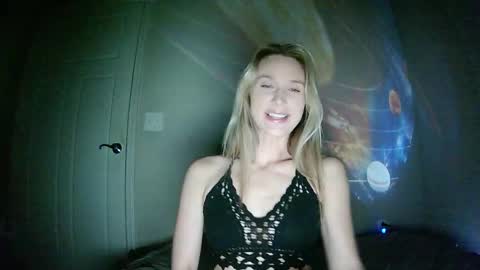 Snapshot of lickmehere69 chatting on October 23, 10:41 pm Summer Skye online show from October 23, 10:41 pm