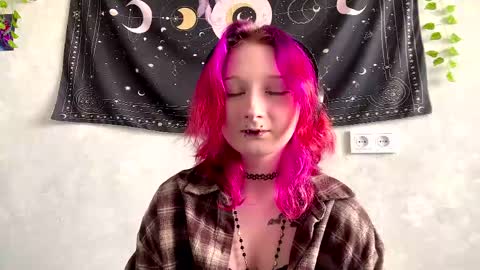 Ava online show from May 1, 8:08 am