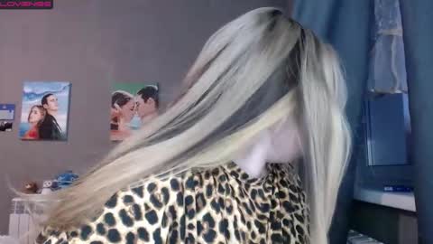 light_lunaa online show from September 16, 1:01 pm