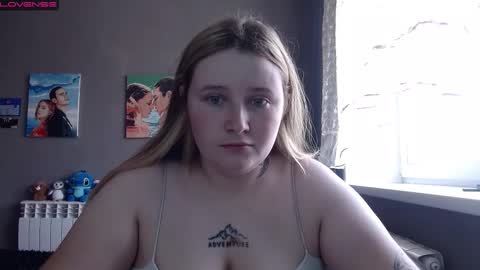 light_lunaa online show from September 21, 7:10 am