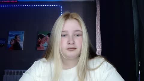 light_lunaa online show from October 19, 7:20 am