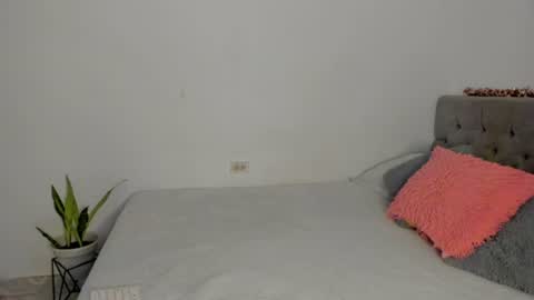 Snapshot of lightshine_ chatting on July 24, 3:48 am Maddie online show from July 24, 3:48 am
