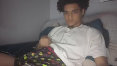 Snapshot of lightskinwithgirth chatting on April 14, 5:13 am lightskinwithgirth online show from April 14, 5:13 am