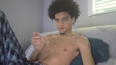 Snapshot of lightskinwithgirth chatting on April 15, 7:32 pm lightskinwithgirth online show from April 15, 7:32 pm
