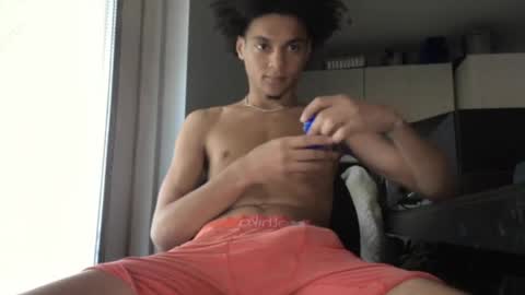 Snapshot of lightskinwithgirth chatting on May 13, 2:25 pm lightskinwithgirth online show from May 13, 2:25 pm