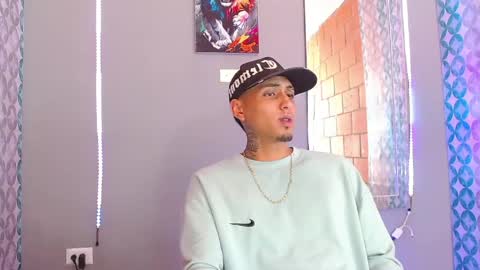 Daniel online show from April 23, 7:49 pm