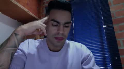 liiam online show from February 8, 8:23 pm