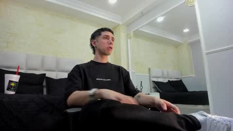 L I I A M online show from February 16, 4:09 am